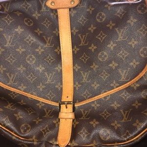 Louis Vuitton Authentic Crossbody
